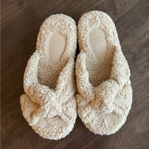 Abercrombie and Fitch moreen sherpa platform slippers
